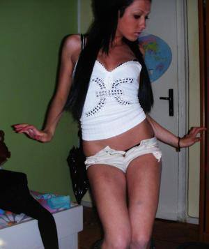 Amiya (20) from Quebec | Discreet Casual Encounters