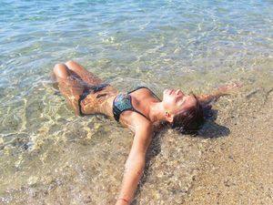 Noelle, 18, New York | Flirty Adult Profile for Older Men