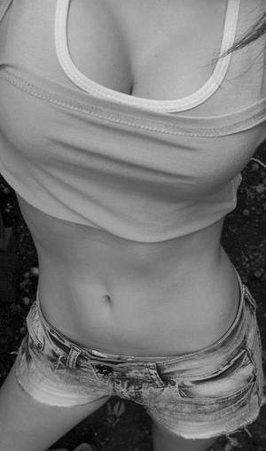 Helena, 21 from California | Older Men and Younger Women Dating