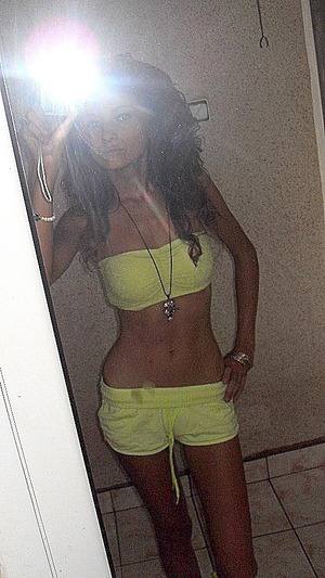 Lesly, 20, New York | Flirty Adult Profile for Older Men