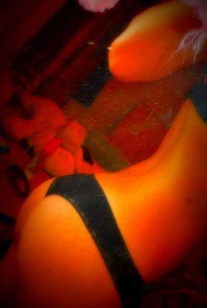 Genevieve (18) in Missouri | Casual Dating with Older Men