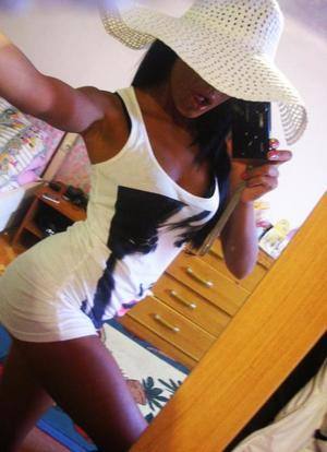 Meet Edith from Massachusetts (28) | Discreet Adult Dating