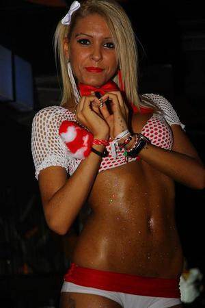 Photo of Vivian (20) from New York dating profile