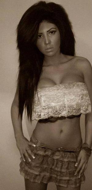 Yasmin, 18, Minnesota | Nearby Adult Singles