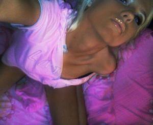 Ashlyn, 18, Ontario | Nearby Adult Singles