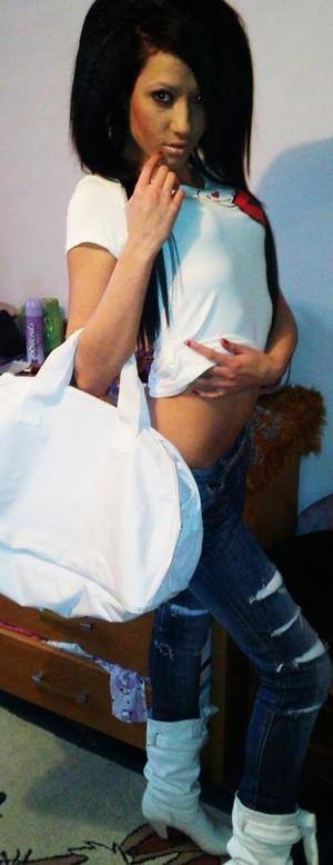 Chat with Tiara (25) | Illinois Local Women