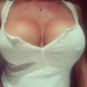 Meet Sally (28) from Ontario | Local Dating Profile
