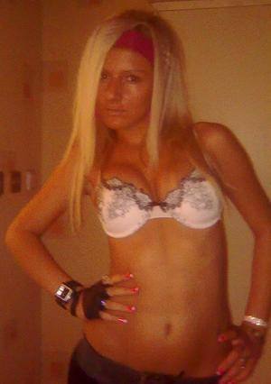 Meet Rylee (23) from Minnesota | Local Dating Profile