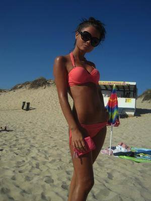 Chat with Joana (23) | Florida Local Women