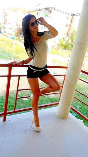 Alexia (26) in Ontario | Local Adult Woman