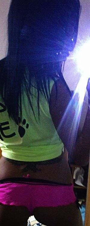 Aliza (26) in Ontario | Local Adult Woman