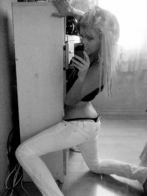 Photo of Mina (20) from American Fork, UT dating profile