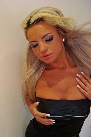 Chat with Arielle (19) | Texas Local Women