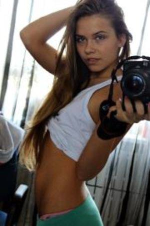 Meet Celine (24) from Illinois | Local Dating Profile