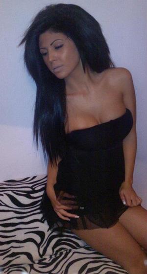 Looking for local cheaters? Take Nichole from Indiana home with you