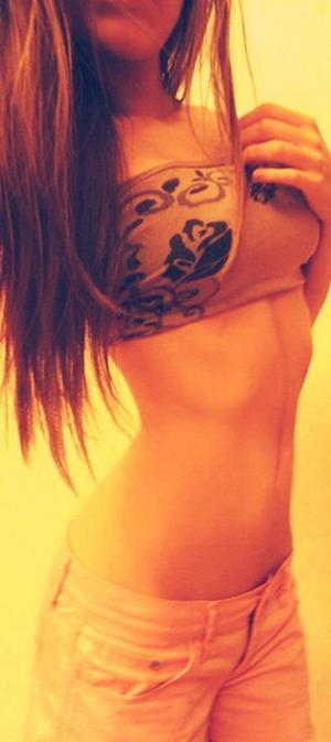 Looking for local cheaters? Take Eva from New York home with you