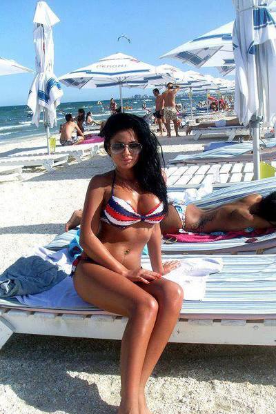 Looking for local cheaters? Take Gillian from North Carolina home with you