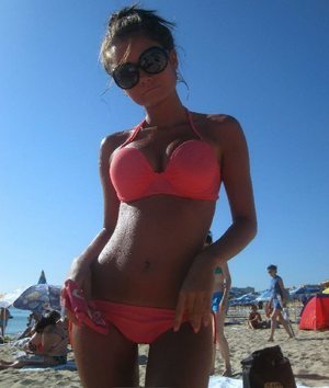 Looking for local cheaters? Take Kenia from Missouri home with you