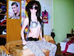 Nichole from Maryland is interested in nsa sex with a nice, young man