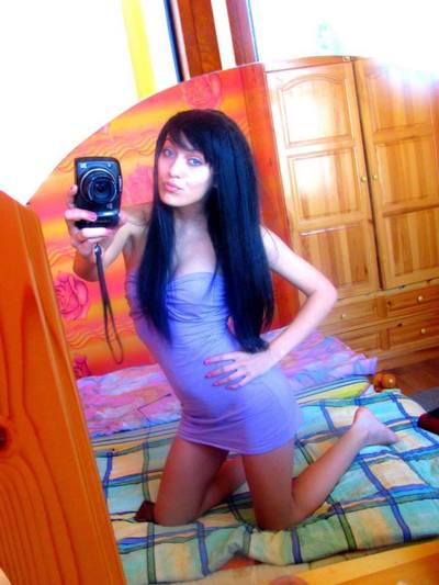 Dominica from London, California is looking for adult webcam chat