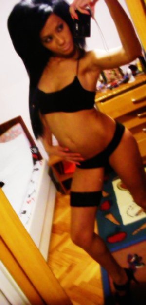 Looking for local cheaters? Take Noelia from Utah home with you
