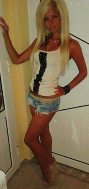 Looking for girls down to fuck? Arabella from Indiana is your girl