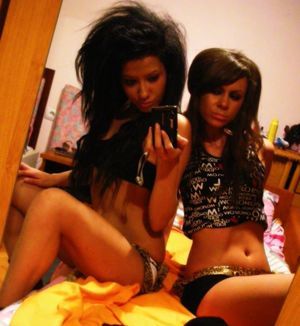 Adrienne from Ohio is looking for adult webcam chat