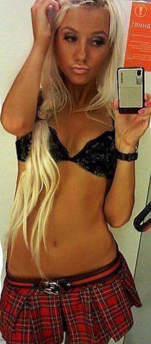 Eliana from Owensville, Indiana is looking for adult webcam chat