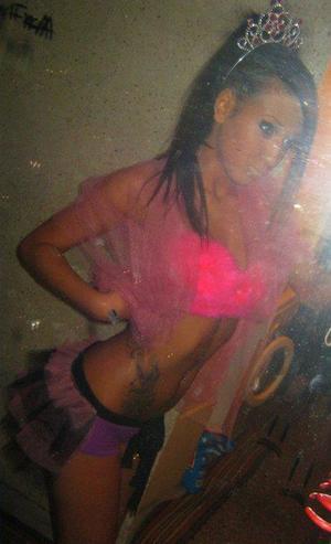 Mariana from Butte, Alaska is looking for adult webcam chat