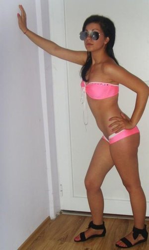 Looking for local cheaters? Take Lindsay from Illinois home with you
