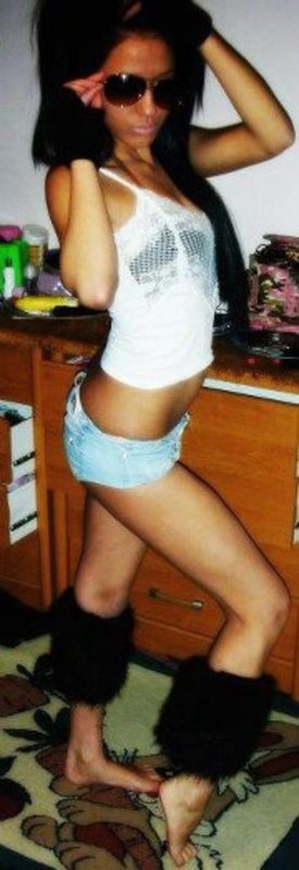 Jennell from Charenton, Louisiana is looking for adult webcam chat