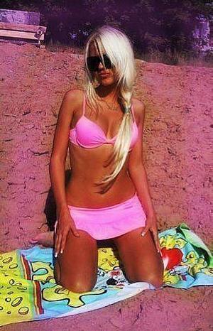 Kathrine from Quebec is interested in nsa sex with a nice, young man