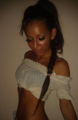 Sarah is a cheater looking for a guy like you!