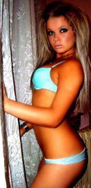 Shana from Rhode Island is looking for adult webcam chat