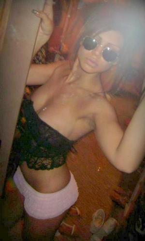Escorts like Shayna are down to fuck you now!