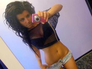 Dusti from Rock Island, Tennessee is looking for adult webcam chat