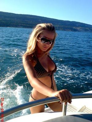 Lanette from Burke, Virginia is looking for adult webcam chat