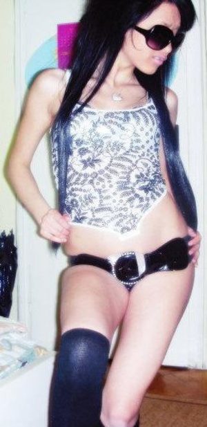 Cammie from Rock Island, Oklahoma is looking for adult webcam chat