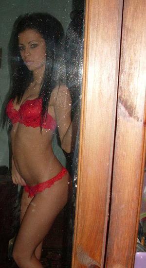 Tama from Satellite Beach, Florida is looking for adult webcam chat