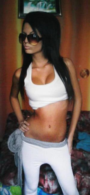 Evangeline from West Virginia is looking for adult webcam chat