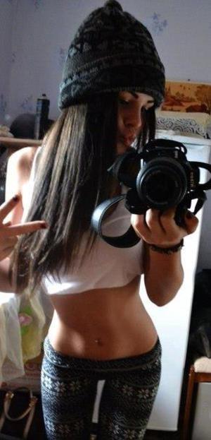 Deedee from Westminster, South Carolina is looking for adult webcam chat