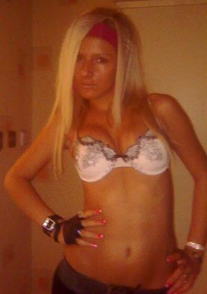 Jacklyn from Casselton, North Dakota is interested in nsa sex with a nice, young man