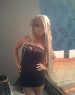 Escorts like Sidney are down to fuck you now!