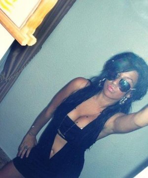 Brook from California is looking for adult webcam chat