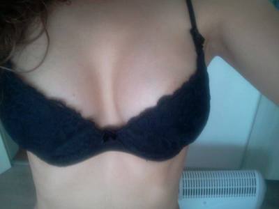 Looking for local cheaters? Take Kellie from California home with you