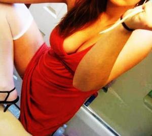 Evelyn is a cheater looking for a guy like you!