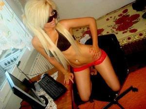 Escorts like Jolene are down to fuck you now!