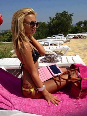 Escorts like Isla are down to fuck you now!