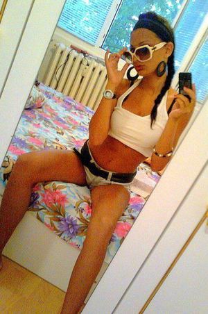 Sophie from Georgia is looking for adult webcam chat