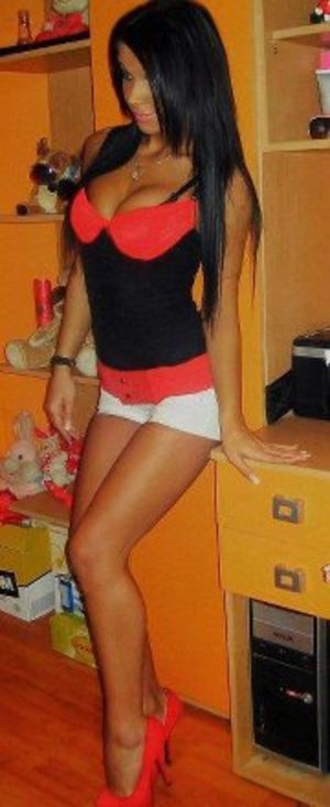 Cecilia is a cheater looking for a guy like you!